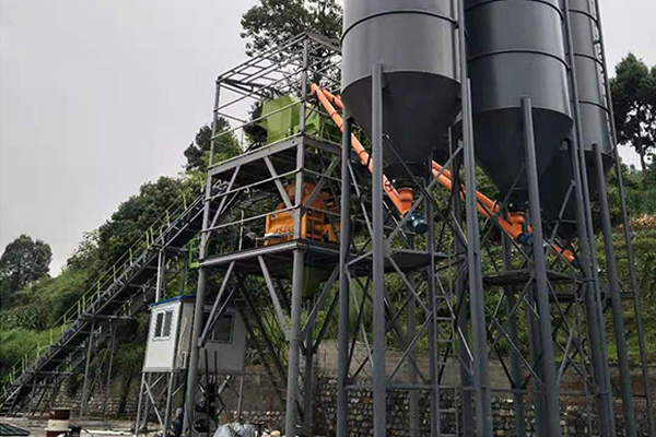 早期購(gòu)買混凝土攪拌站的老用戶該做哪些改進(jìn)來應(yīng)對(duì)環(huán)保測(cè)評(píng)呢？